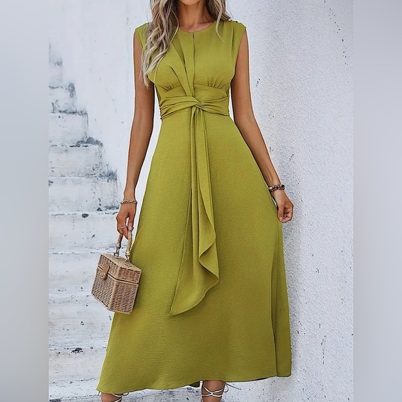 NEW✨-Sleeveless Cinch Waist Knot Dress - Picture 1 of 5